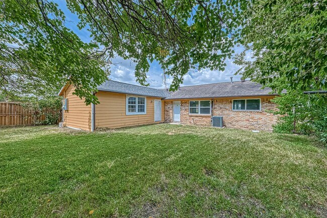 Building Photo - 5606 Elm Spring Dr