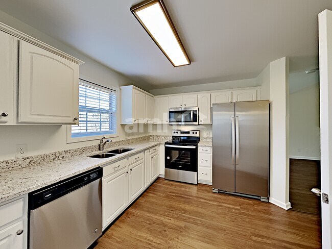 Building Photo - 104 Buckhaven Ct
