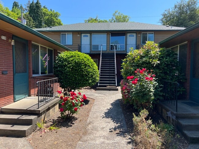 Building Photo - 1Bed/1Bath Laurelhurst Apartment