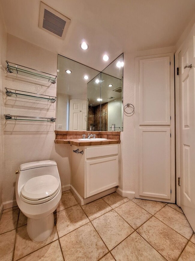 Building Photo - 802 Schooner Bay Dr