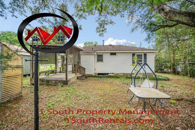 Building Photo - 7055 Langdon Dr