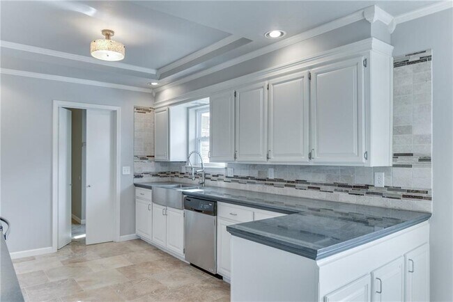 Building Photo - Luxury Living in Quail Creek!!