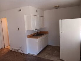 Building Photo - 5808 Stieren Dr