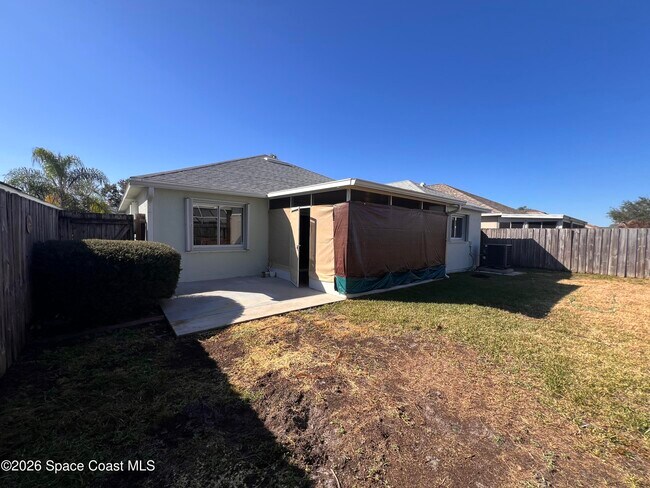 Building Photo - 2565 Ventura Cir