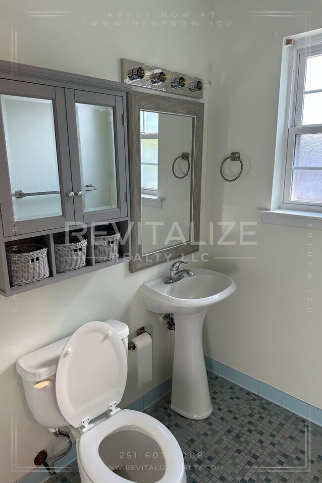 Building Photo - **Coming Soon** 3 Bedroom/2 Bathroom House...