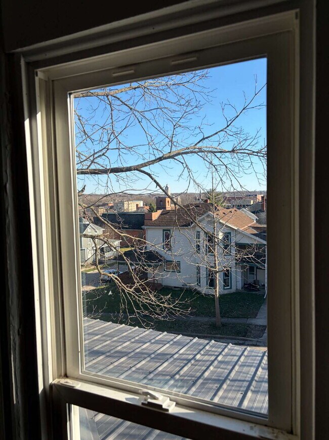 Building Photo - Completely Remodeled 3-Bedroom Home – Move-In Ready in Great Sidney Neighborhood