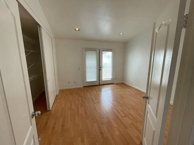 Building Photo - Del Mar Highlands adjacent : Spacious Upgr...