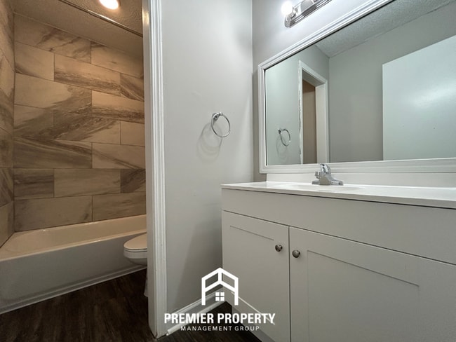 Building Photo - Newly Renovated 3BR/2BA Southaven Home with Hardwood Floors & Fenced Yard