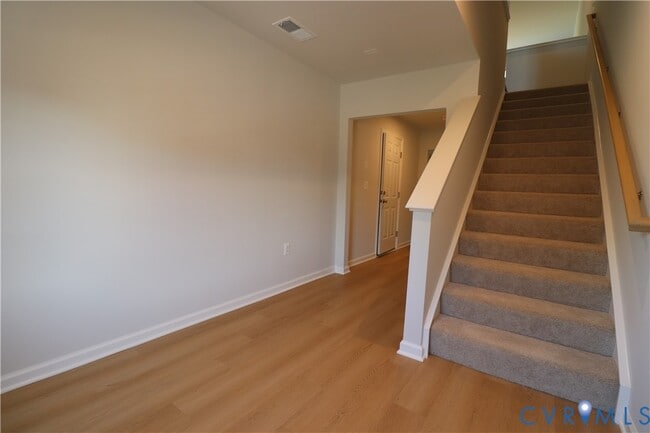 Building Photo - 419 Burden Dr