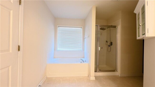 Building Photo - 135 Friars Head Dr NE