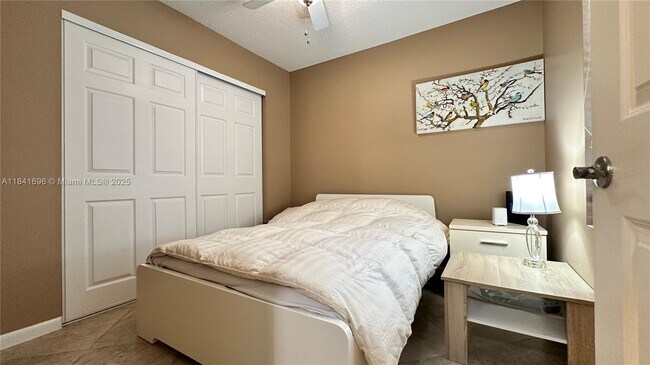 Building Photo - 4260 Village Dr