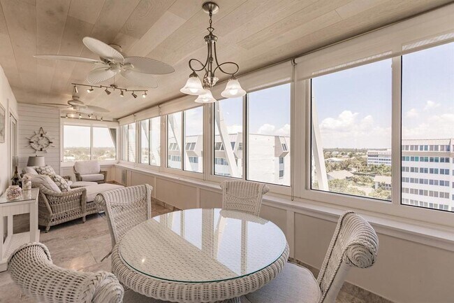 Building Photo - 1055 W Peppertree Dr