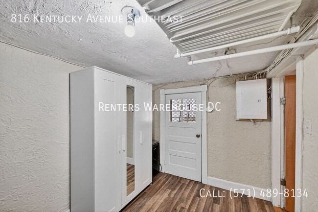 Building Photo - 816 Kentucky Ave SE