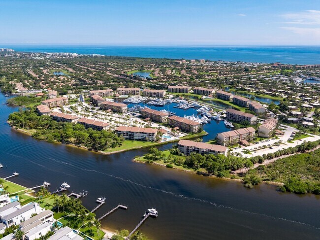 Building Photo - 2301 Marina Isle Way