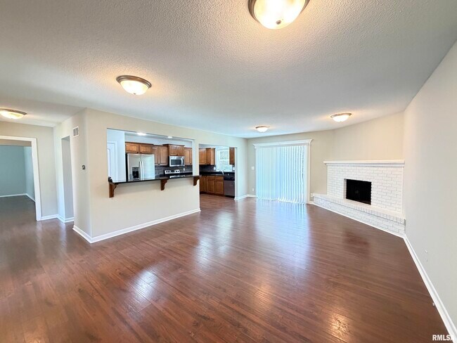 Building Photo - 122 W Morningside Dr
