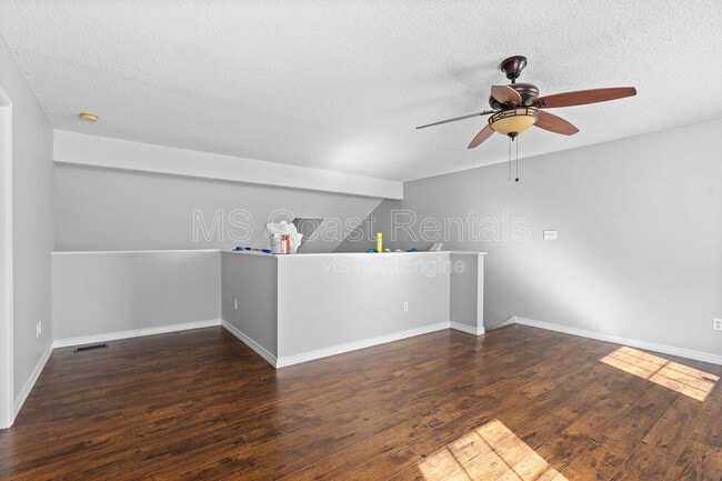 Building Photo - 12206 Breezeway Cir