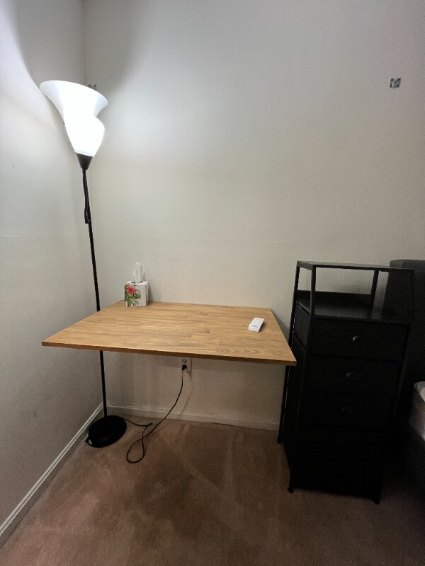 Building Photo - 8 Deer Run Ct