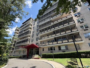 Building Photo - 80 Cartright St