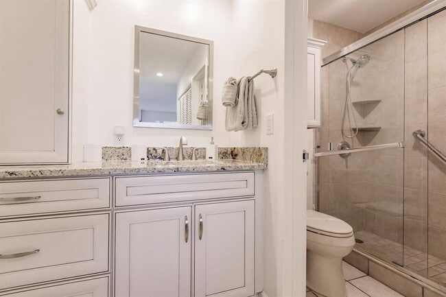 Building Photo - 1255 E Peppertree Dr