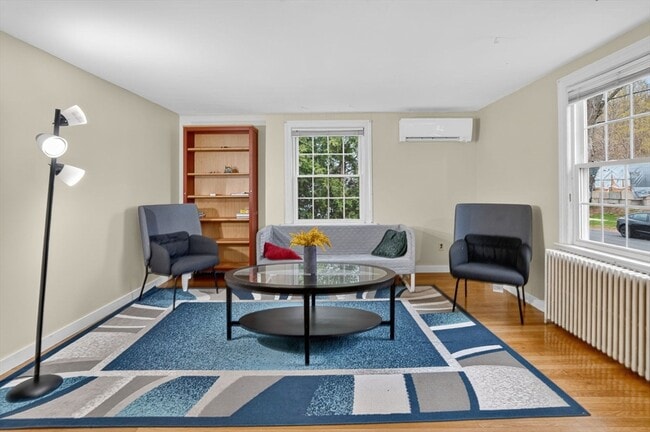 Building Photo - 13 Pleasant St