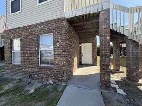 Building Photo - Condo for Rent