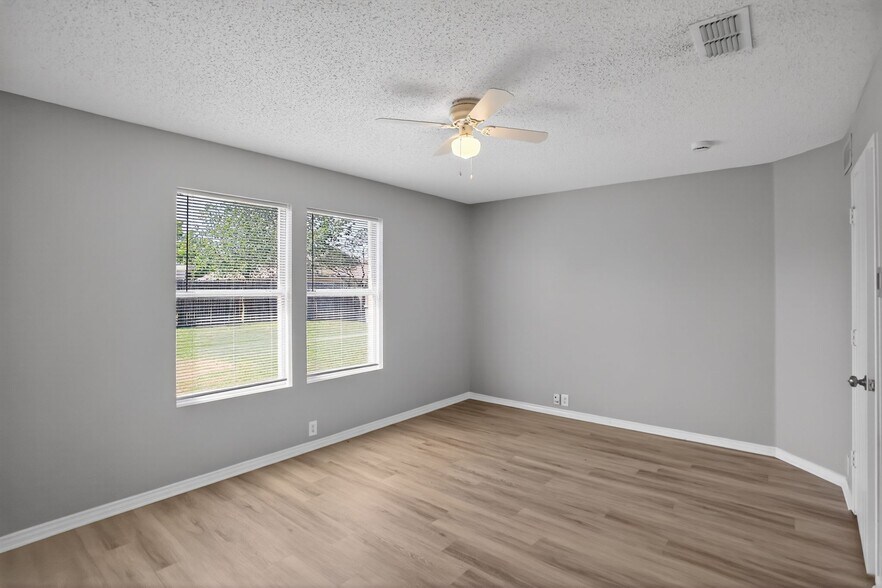 Building Photo - 4608 Merlot Dr