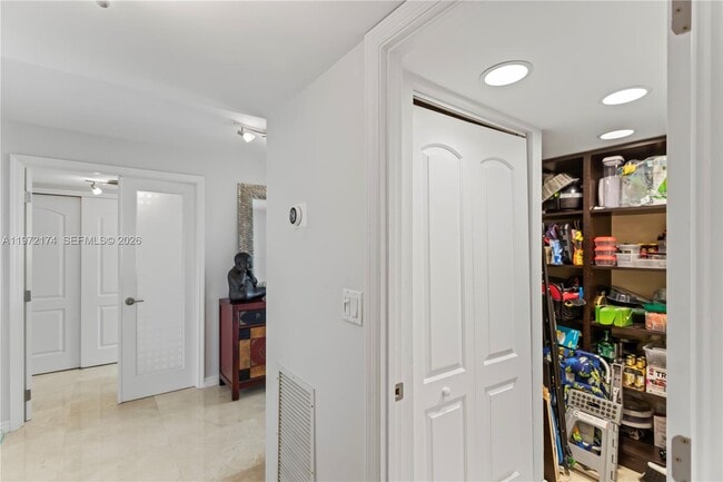 Building Photo - 1901 N Ocean Blvd