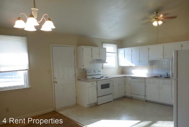 Building Photo - 3 br, 2 bath House - 10 Gino Drive