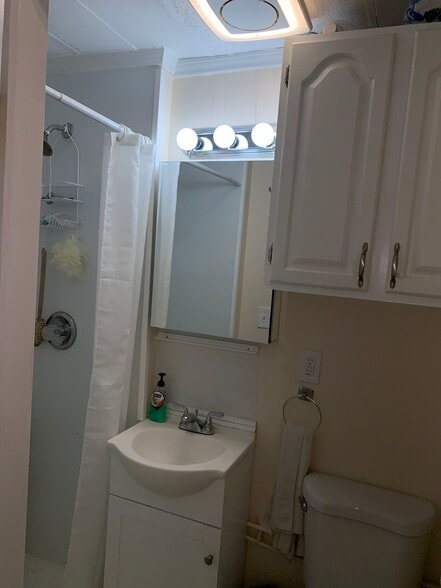 Building Photo - 38 Farquhar St