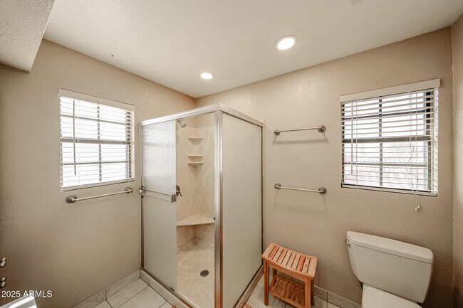 Building Photo - 5440 W Beryl Ave