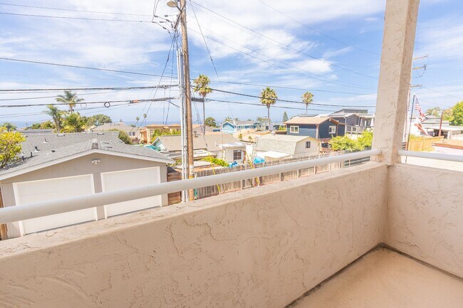 Building Photo - Beautiful 3Bed/2.5Bath Oceanview Home in C...