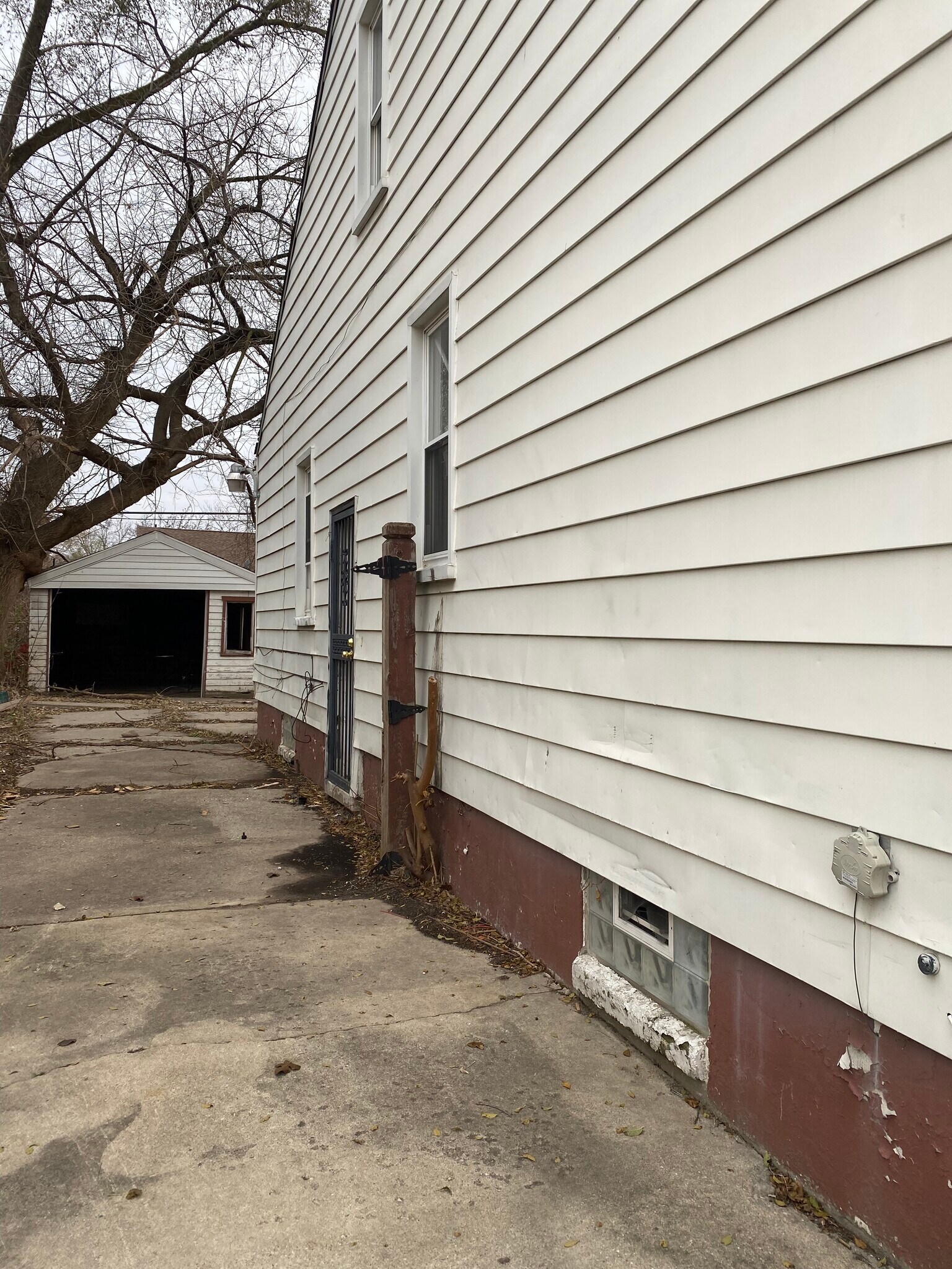 Building Photo - 11651 Hubbell St