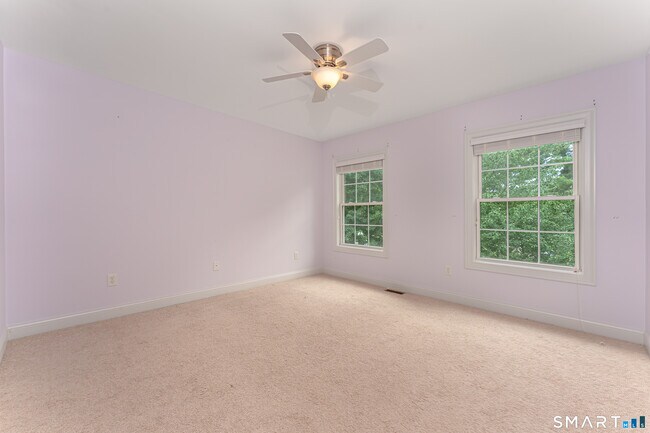 Building Photo - 1 Ridgeview Dr