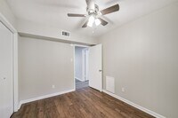 Building Photo - 1320 Barak Ln