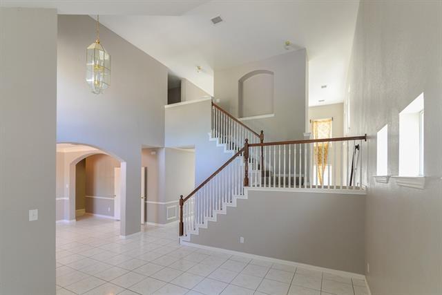 Building Photo - 9605 Pinehurst Dr