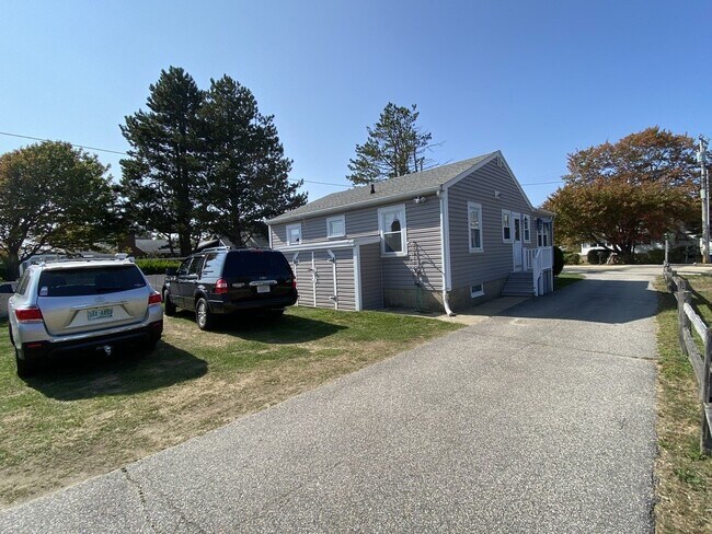 Building Photo - 110 Old Beach Rd