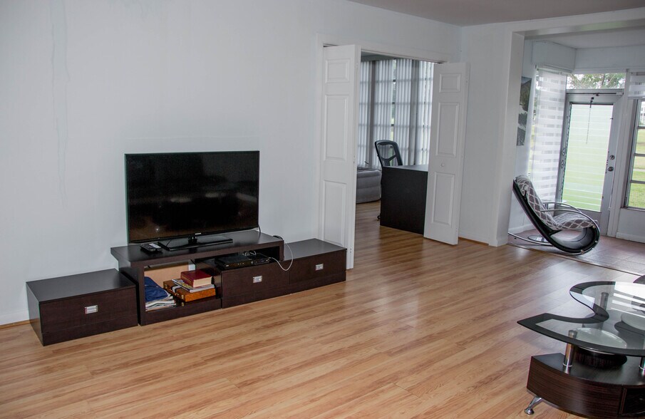 Building Photo - 2651 S Course Dr