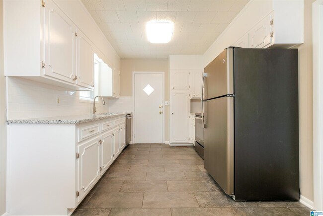 Building Photo - 501 21st Ave S