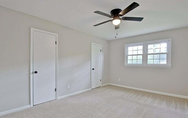 Building Photo - 4710 Navaho Cir