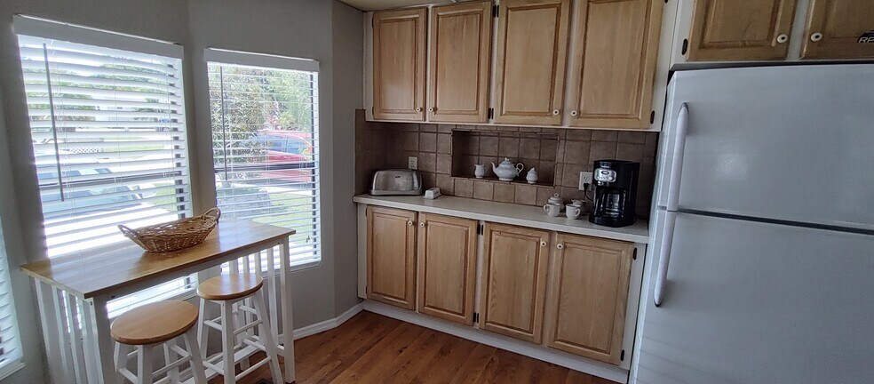 Building Photo - 10815 Ani Cir