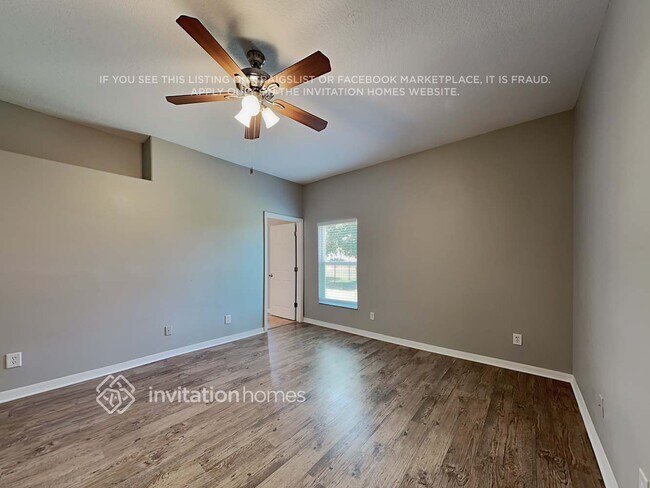 Building Photo - 3892 Manitoba Way