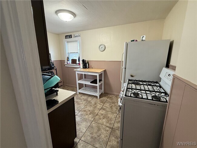 Building Photo - 58 Court St