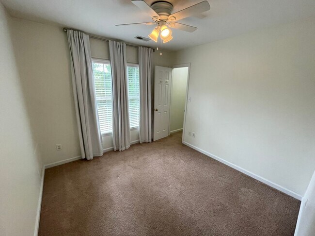 Building Photo - Elegant 4 Bedroom Home in Heart of Cary