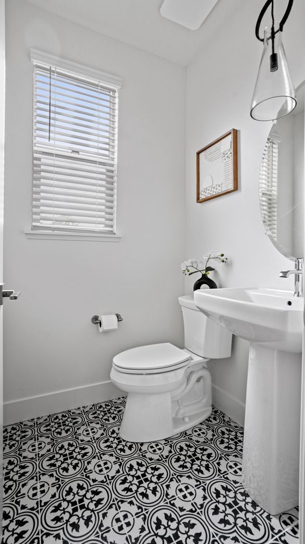 Building Photo - 2806 Chattleton Ln