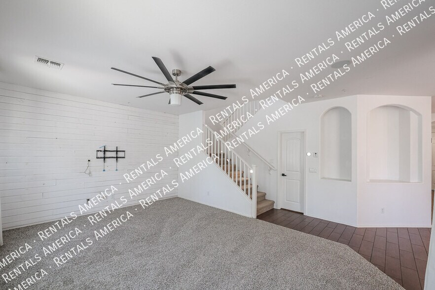 Building Photo - 5193 S Moccasin Trail