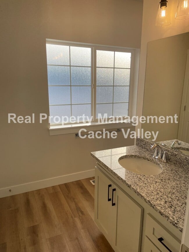 Building Photo - 1532 N 160 W