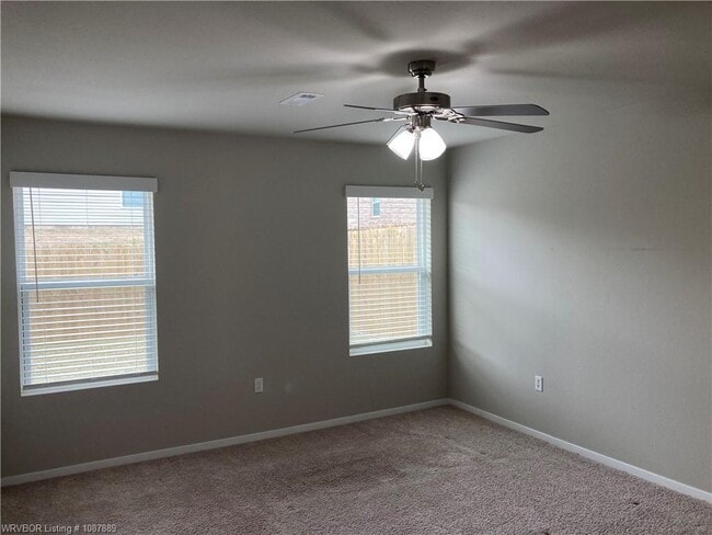 Building Photo - 8004 Dogwood Dr