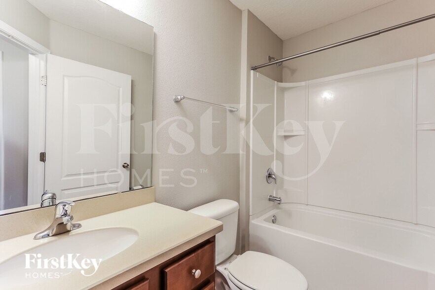 Building Photo - 344 Sunshine Dr