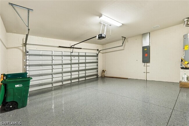 Building Photo - 2244 Yellowfin Cir