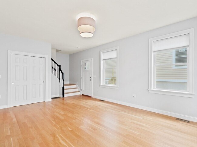 Building Photo - 431 Neponset St